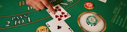 Antarmuka Nolimit City di ponsel aviantogel dengan meja blackjack dan roulette